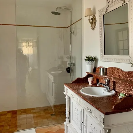 Les Du Vallon Bed & Breakfast